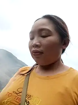 Snapshot of PhamPhung chatting on January 10, 2026, 1:34 am PhamPhung online show from January 10, 2026, 1:34 am