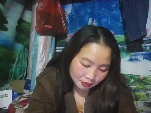 Snapshot of PhamPhung chatting on January 11, 2026, 2:24 pm PhamPhung online show from January 11, 2026, 2:24 pm
