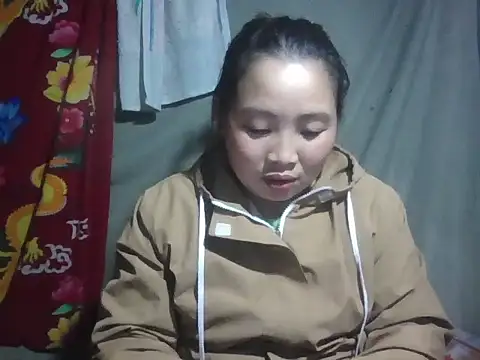 Snapshot of PhamPhung chatting on December 18, 2025, 4:22 pm PhamPhung online show from December 18, 2025, 4:22 pm