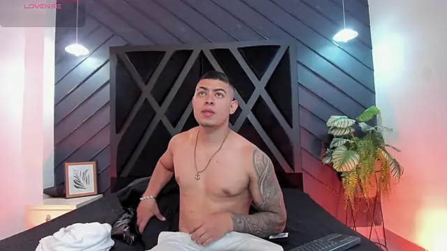 marco garciia  online show from November 21, 2025, 11:15 pm