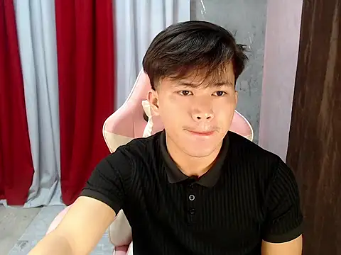 Mackycums online show from June 20, 2026, 12:54 pm