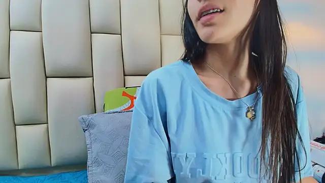 sweet amye online show from December 4, 2025, 7:24 pm