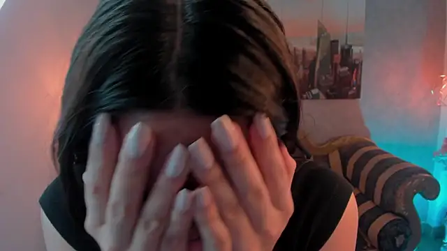 Dali collin online show from December 18, 2025, 1:15 pm