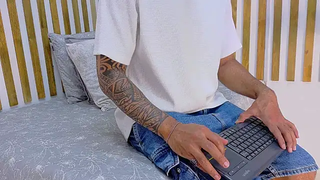 yorbymaxx online show from February 11, 2026, 1:55 pm