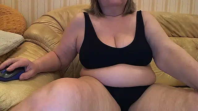 Snapshot of Simply_woman chatting on February 12, 2026, 5:07 am Simply woman online show from February 12, 2026, 5:07 am