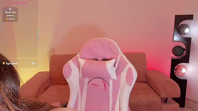 Snapshot of Miia-Rose chatting on February 18, 2026, 11:34 pm Miia-Rose online show from February 18, 2026, 11:34 pm