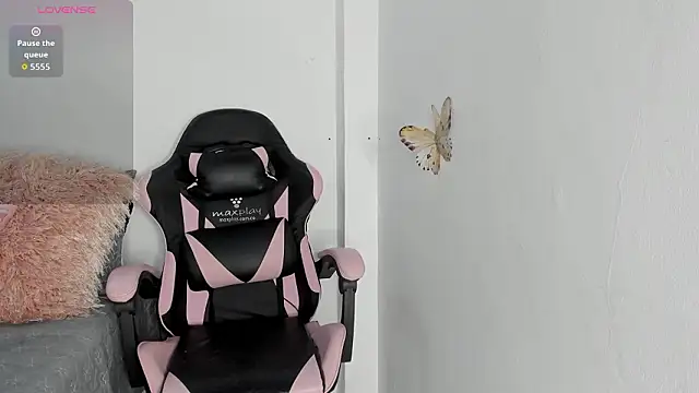 mari-ross online show from March 18, 2026, 1:42 am