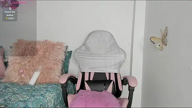 mari-ross online show from July 26, 2026, 2:18 am