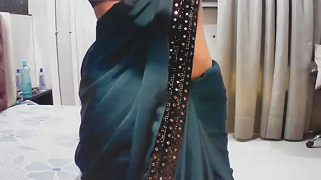 elize   online show from November 15, 2025, 5:11 am