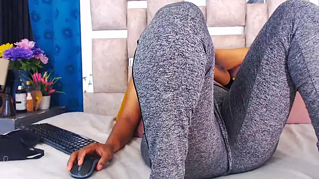 Snapshot of AmbarSmit chatting on February 13, 2026, 2:55 am AmbarSmit online show from February 13, 2026, 2:55 am