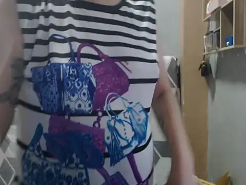 Snapshot of Rose_slut_squirt chatting on May 4, 2026, 2:37 am Rose slut squirt online show from May 4, 2026, 2:37 am