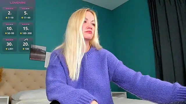 KiraSun online show from October 12, 2025, 1:07 am