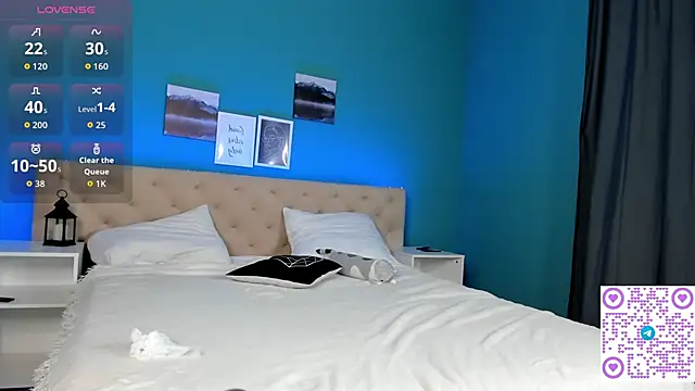 KiraSun online show from September 23, 2025, 12:12 pm