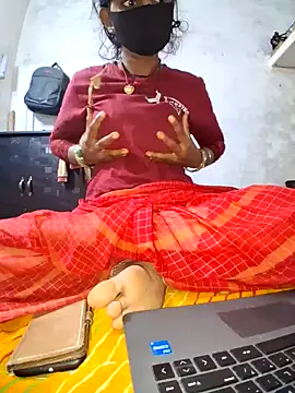 RAYI Queen 3 online show from January 6, 2026, 10:47 pm