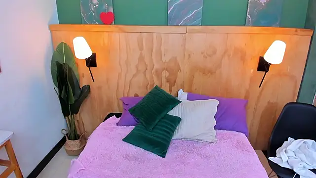 milavega  online show from January 14, 2026, 12:20 pm