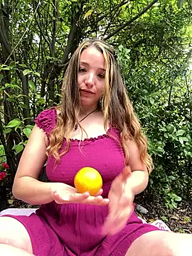 Snapshot of sashapulse chatting on October 18, 2025, 9:39 pm sashapulse online show from October 18, 2025, 9:39 pm