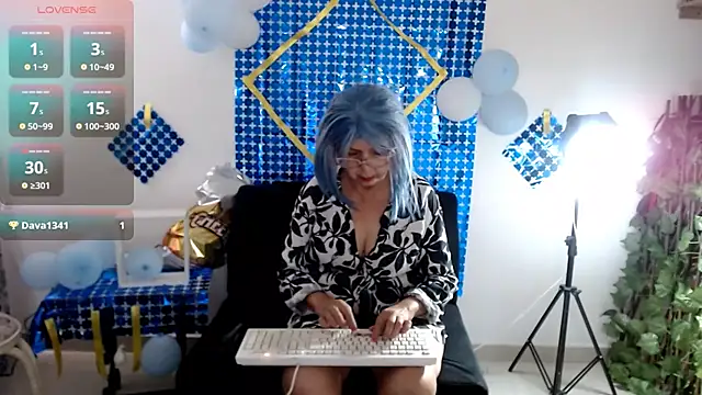 ruth blue21 online show from October 5, 2025, 4:31 pm