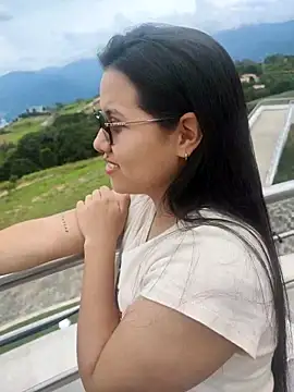 Snapshot of Dilan_and_Mia chatting on October 8, 2025, 3:35 pm Dilan and Mia online show from October 8, 2025, 3:35 pm