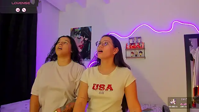 Snapshot of Dilan_and_Mia chatting on September 20, 2025, 12:04 am Dilan and Mia online show from September 20, 2025, 12:04 am