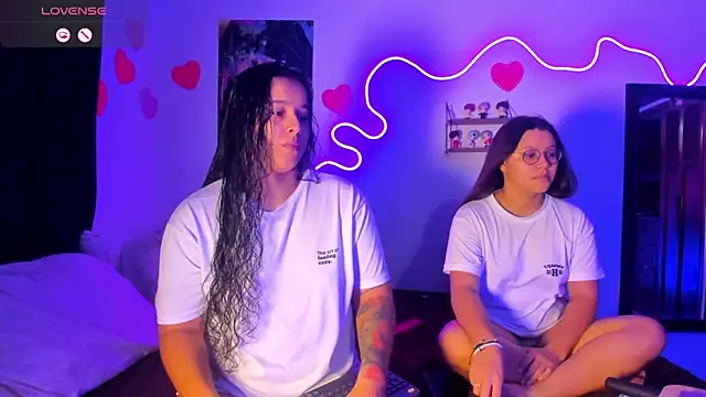 Dilan and Mia online show from April 9, 2026, 10:49 pm