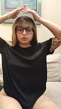 Aurora blaack online show from December 3, 2025, 4:46 am