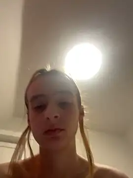 SeccySerena online show from February 4, 2026, 8:48 pm