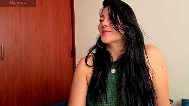 Snapshot of karla_valk1 chatting on June 18, 2026, 1:38 pm karla valk1 online show from June 18, 2026, 1:38 pm