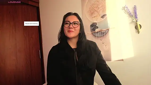 Snapshot of karla_valk1 chatting on August 5, 2026, 10:37 pm karla valk1 online show from August 5, 2026, 10:37 pm