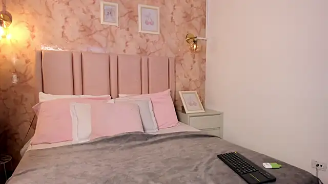 Widny Beaumont online show from November 13, 2025, 3:54 am