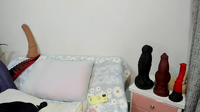 charlloteevans X online show from April 9, 2026, 1:17 pm