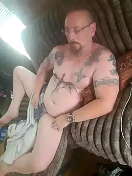 Jynxthefoxyfuck online show from August 1, 2026, 7:34 pm