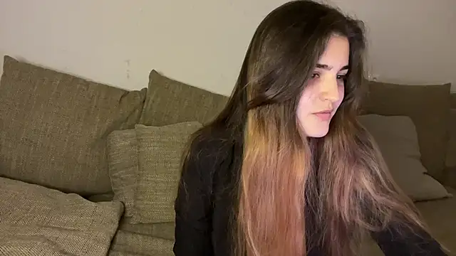 Vivalenti Kiss online show from November 15, 2025, 4:55 pm