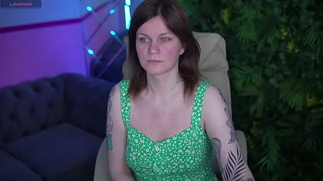 TinaMelt online show from May 12, 2026, 6:47 pm