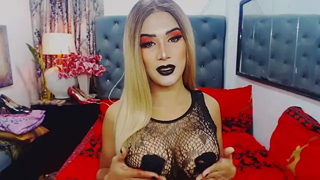 Snapshot of Mistress4fun chatting on October 3, 2025, 6:59 am Mistress4fun online show from October 3, 2025, 6:59 am