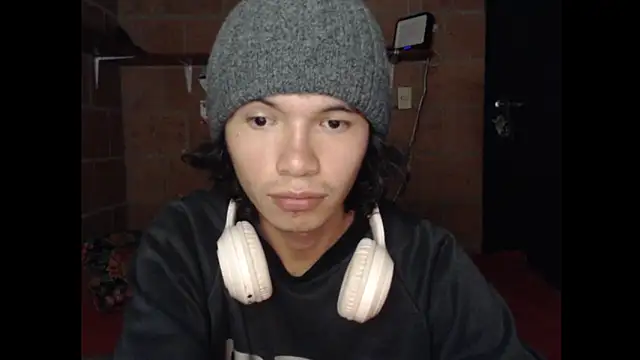 Snapshot of Xoxo_Smiles chatting on September 21, 2025, 5:12 am Xoxo Smiles online show from September 21, 2025, 5:12 am