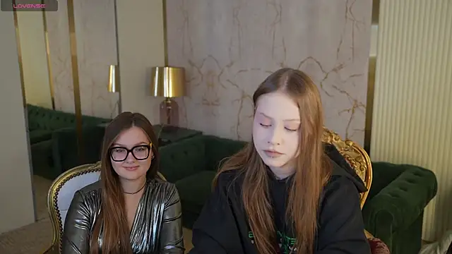 Snapshot of Esmie_Smile chatting on October 1, 2025, 11:03 am Esmie Smile online show from October 1, 2025, 11:03 am