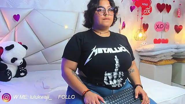 lulukawai16 online show from February 18, 2026, 7:10 pm