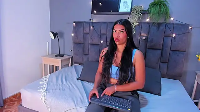 RiriiBrunette   online show from November 6, 2025, 7:29 pm