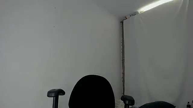 Sandy-13 online show from February 19, 2026, 7:11 pm