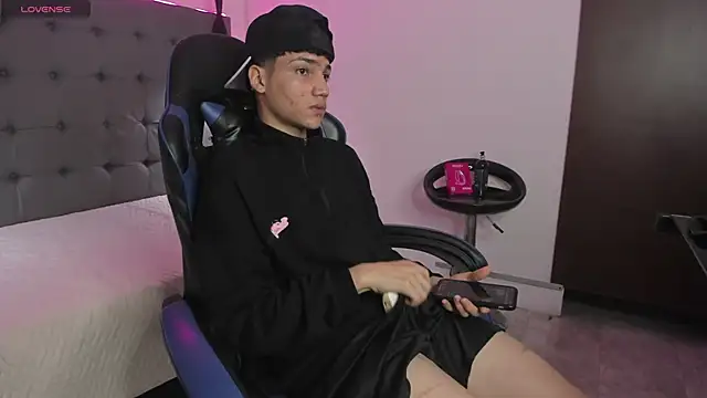 SamBlack  online show from April 10, 2026, 1:07 pm