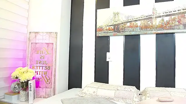 ParisRoux online show from September 27, 2025, 1:28 pm