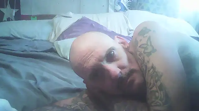 Snapshot of BonnienClyde5421 chatting on March 29, 2026, 12:12 am BonnienClyde5421 online show from March 29, 2026, 12:12 am