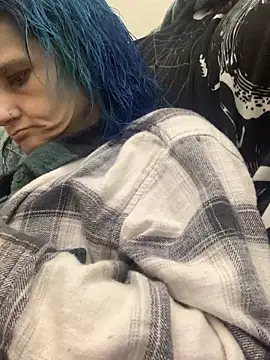 Evieskyyxh online show from April 8, 2026, 5:47 pm