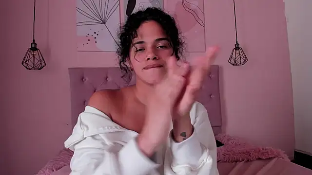 Snapshot of ATENA_JB chatting on October 16, 2025, 5:54 pm ATENA JB online show from October 16, 2025, 5:54 pm