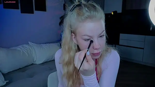 emilyshepar d online show from June 11, 2026, 2:44 am