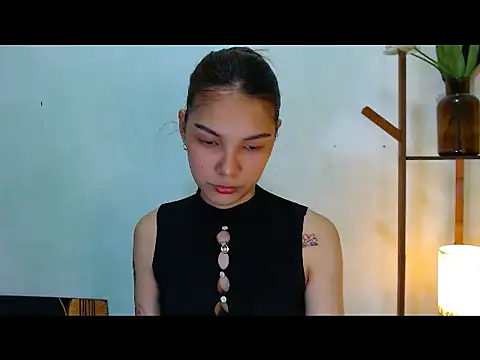 Snapshot of Mhinna chatting on February 20, 2026, 10:17 am Mhinna online show from February 20, 2026, 10:17 am