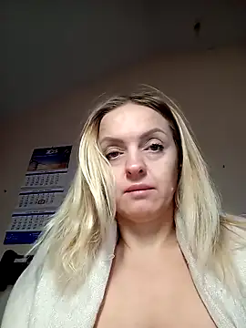 Ami Foxy online show from September 29, 2025, 6:20 am