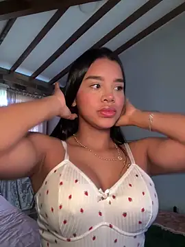 Snapshot of Tokio_Tokio chatting on December 31, 2024, 2:58 pm Tokio Tokio online show from December 31, 2024, 2:58 pm