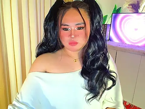 ursexy ceciliaxx online show from June 5, 2026, 11:38 am