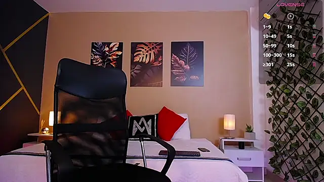 ChristopherBlack  online show from March 13, 2026, 1:05 pm